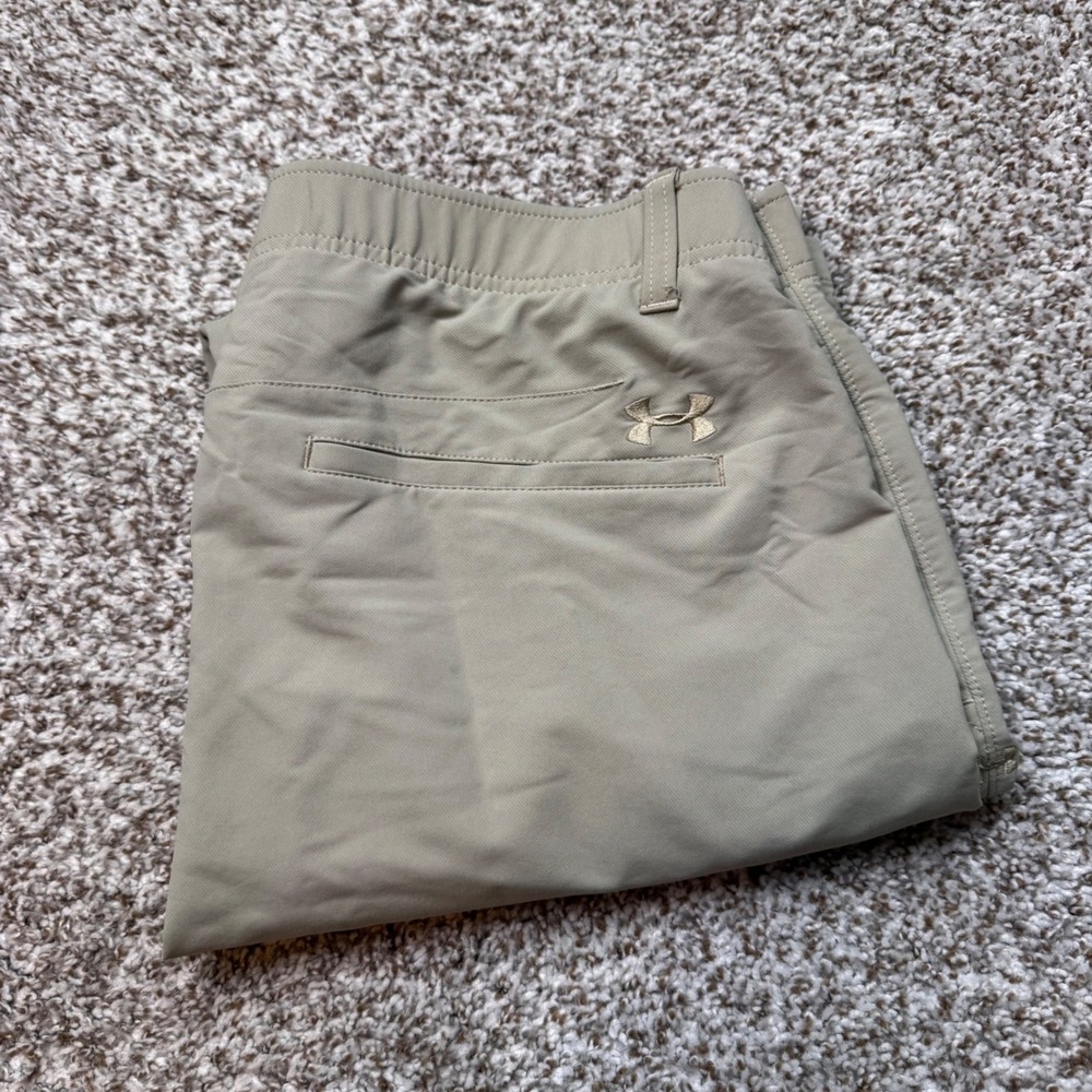 Under Armour Men's 36x32‎ Flat Front Golf Pants Khaki Straight Leg Performance